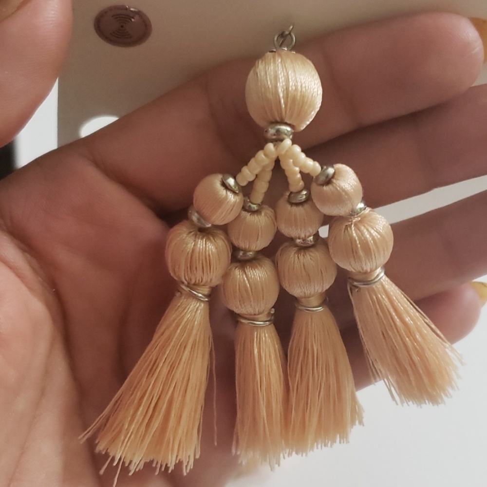 Thread earrings - Picture 2 of 2